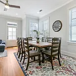 Spacious 5Br Urban Retreat W Balcony & Pool