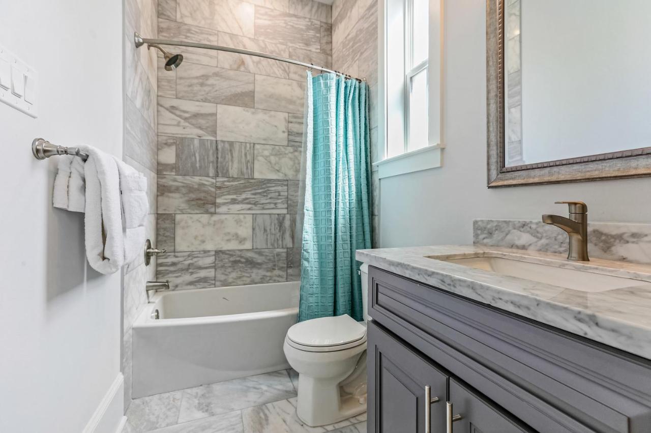 Apartment Spacious 5br Urban Retreat W Balcony & Pool *