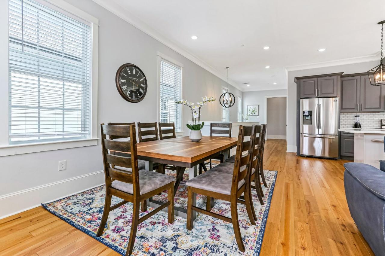 Spacious 5br Urban Retreat W Balcony & Pool Apartment New Orleans