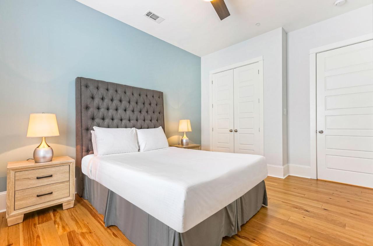 Spacious 5br Urban Retreat W Balcony & Pool Apartment New Orleans