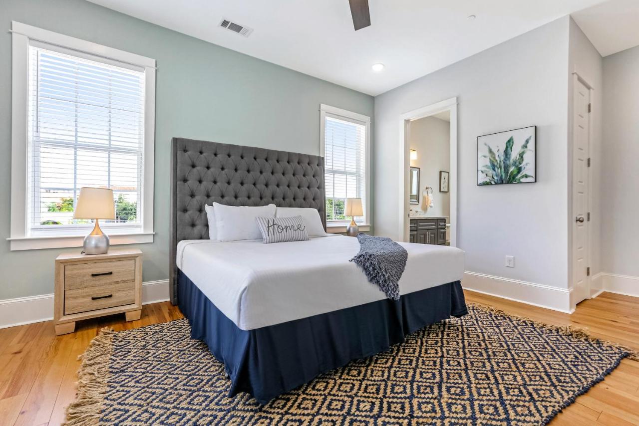 Spacious 5br Urban Retreat W Balcony & Pool Apartment *