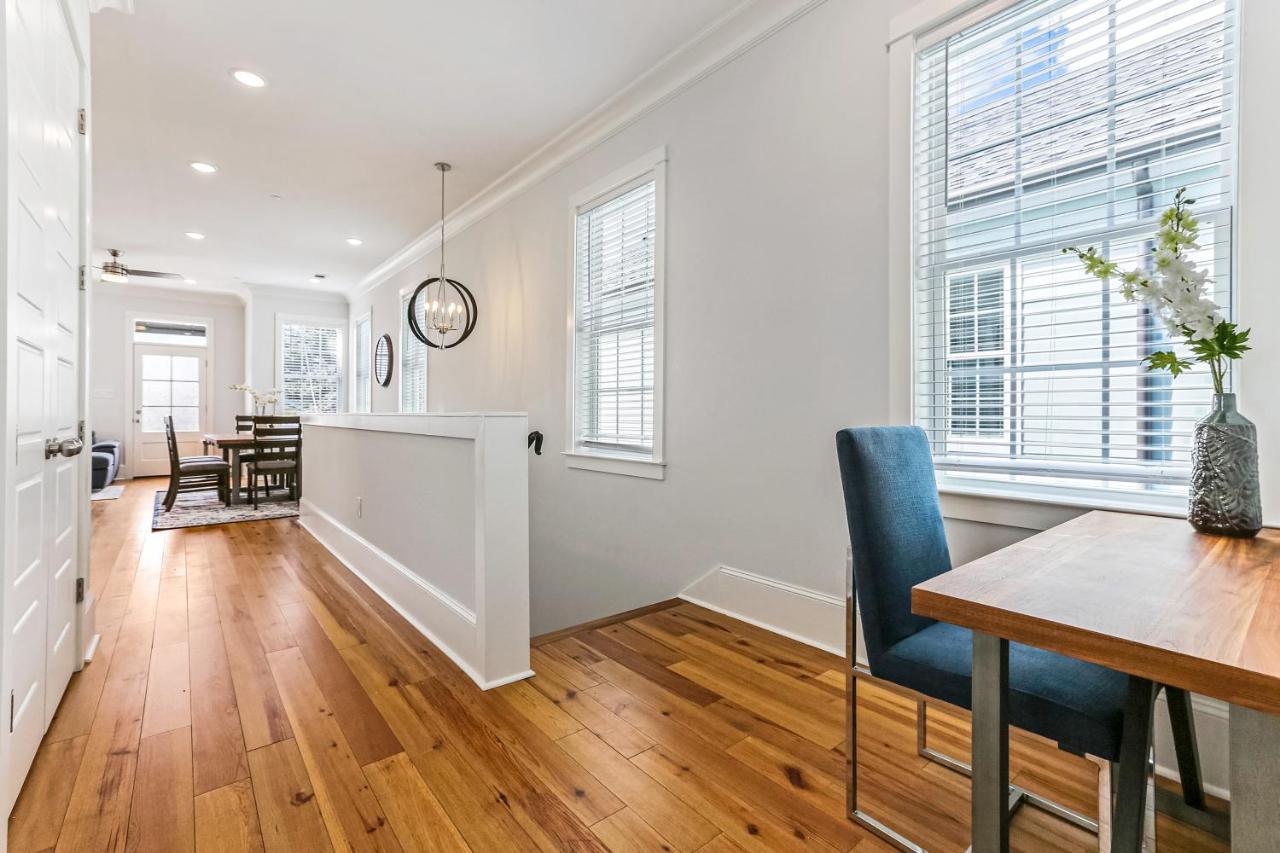Spacious 5br Urban Retreat W Balcony & Pool New Orleans