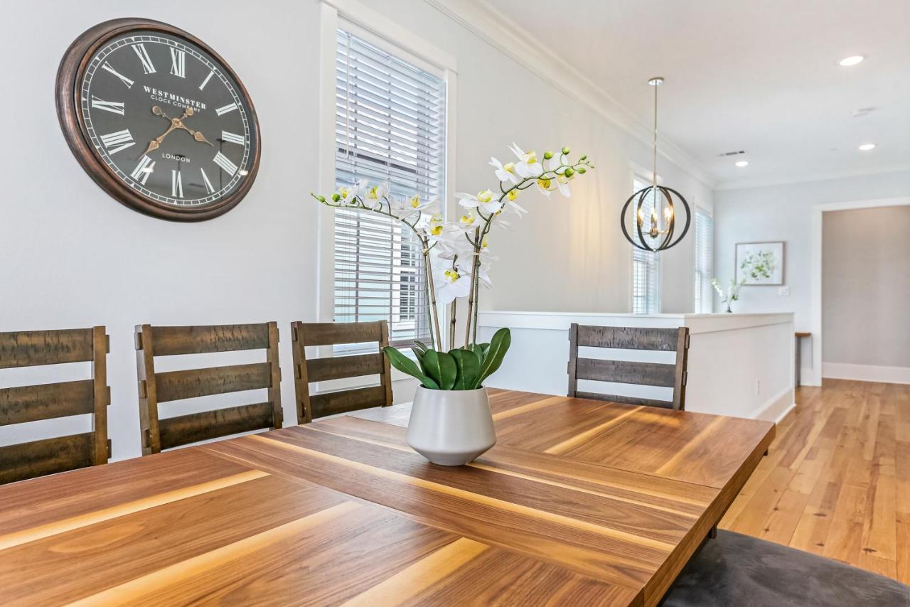 Spacious 5br Urban Retreat W Balcony & Pool New Orleans